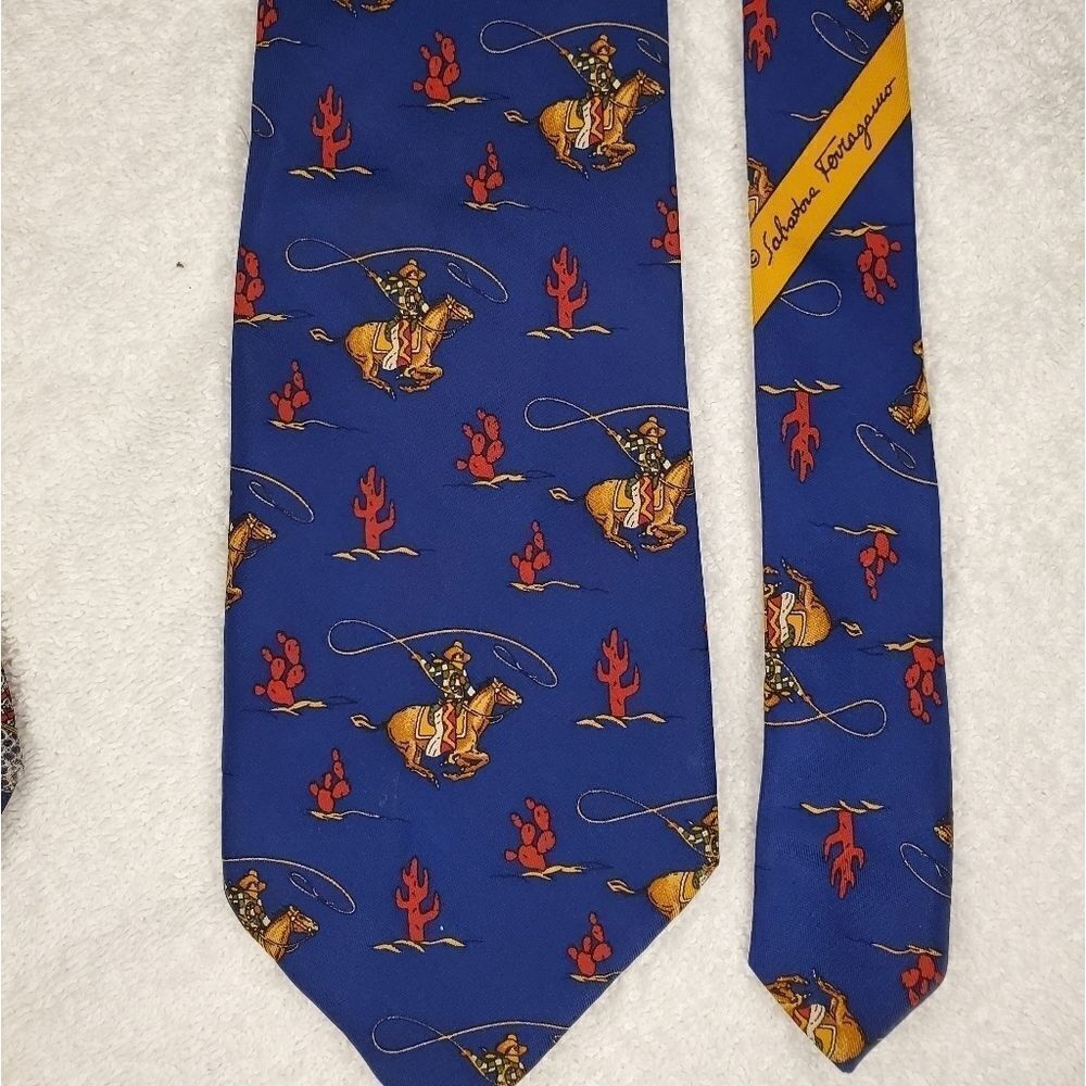 2 Salvatore Ferragamo ties made in Italy 100%silk - Picture 8 of 11
